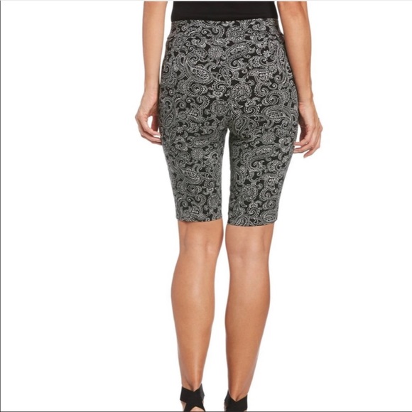 NWT Rafaella black paisley ultra stretch Bermuda shorts, size 8 - Picture 2 of 5